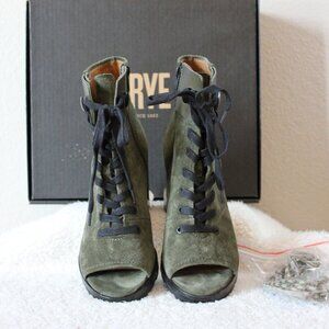 Frye Womens Danica Lug Lace up Zip Green Suede Peep Toe Boots Size 8 extra laces